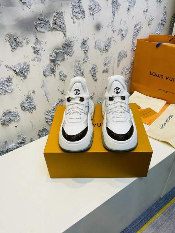 Picture of Louis Vuitton Shoes _SKULVsz35-407cmmnf054117776